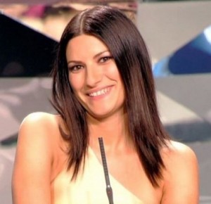 laura-pausini-a-san-siro-per-l-abruzzo