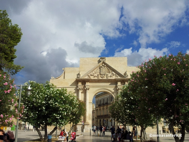 Porta-Napoli-Lecce-Puglia