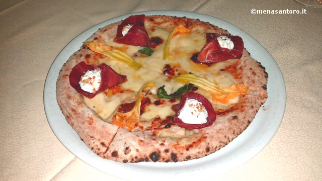 Pizzeria-La-Lanternina-Acerra-Pizza-Regina